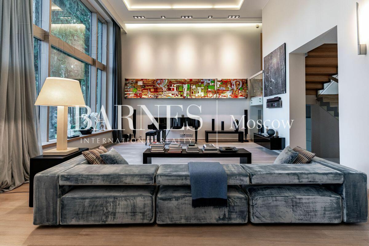 2-этажный коттедж 1 622 м² с отделкой