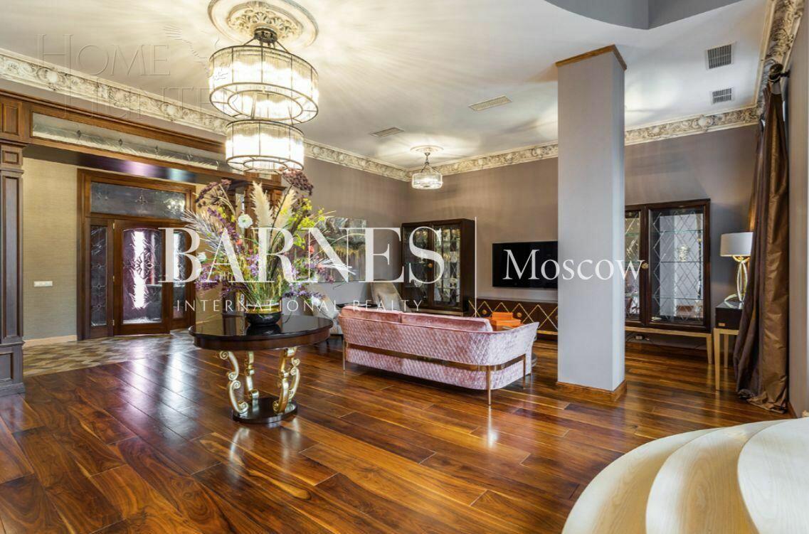 2-этажный коттедж 800 м² с отделкой