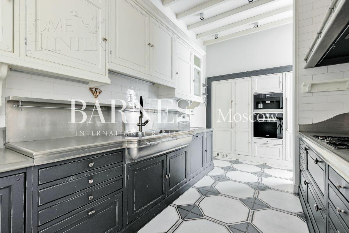 2-этажный таунхаус 430 м² с отделкой