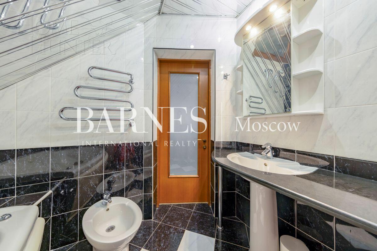 2-этажный коттедж 370 м² с отделкой