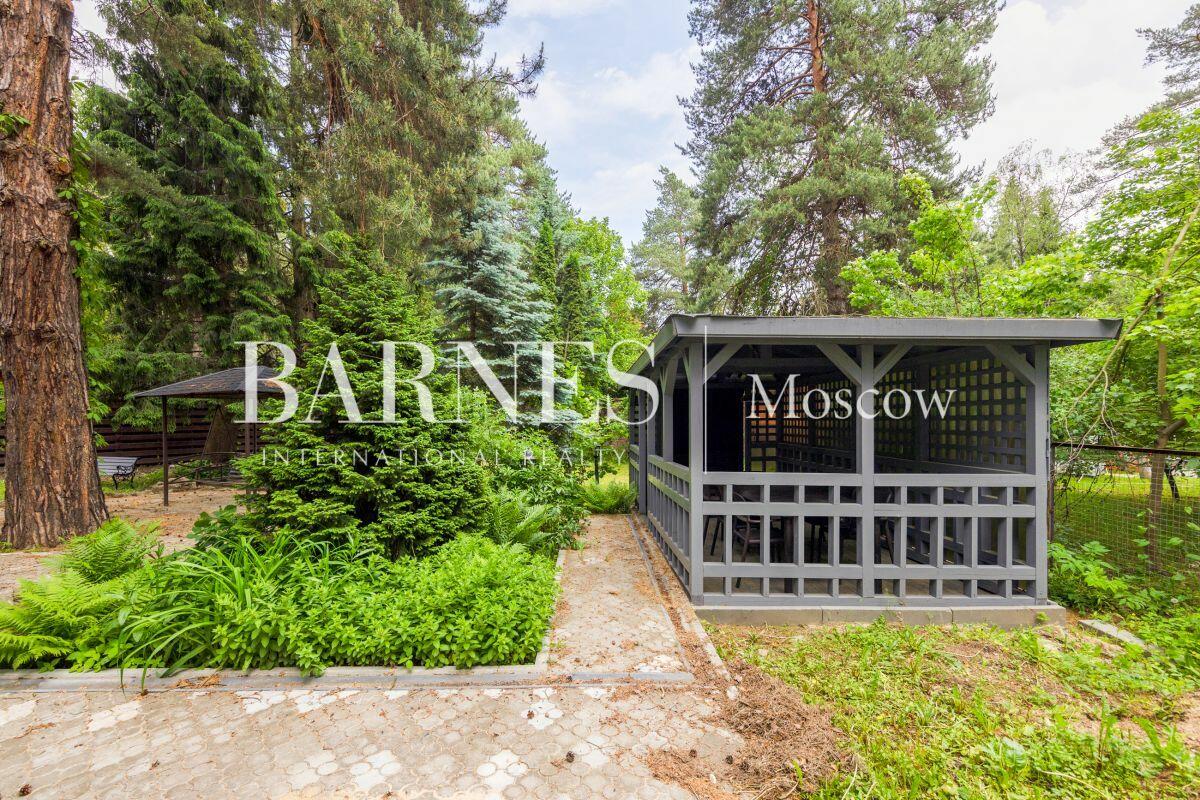 2-этажный коттедж 370 м² с отделкой
