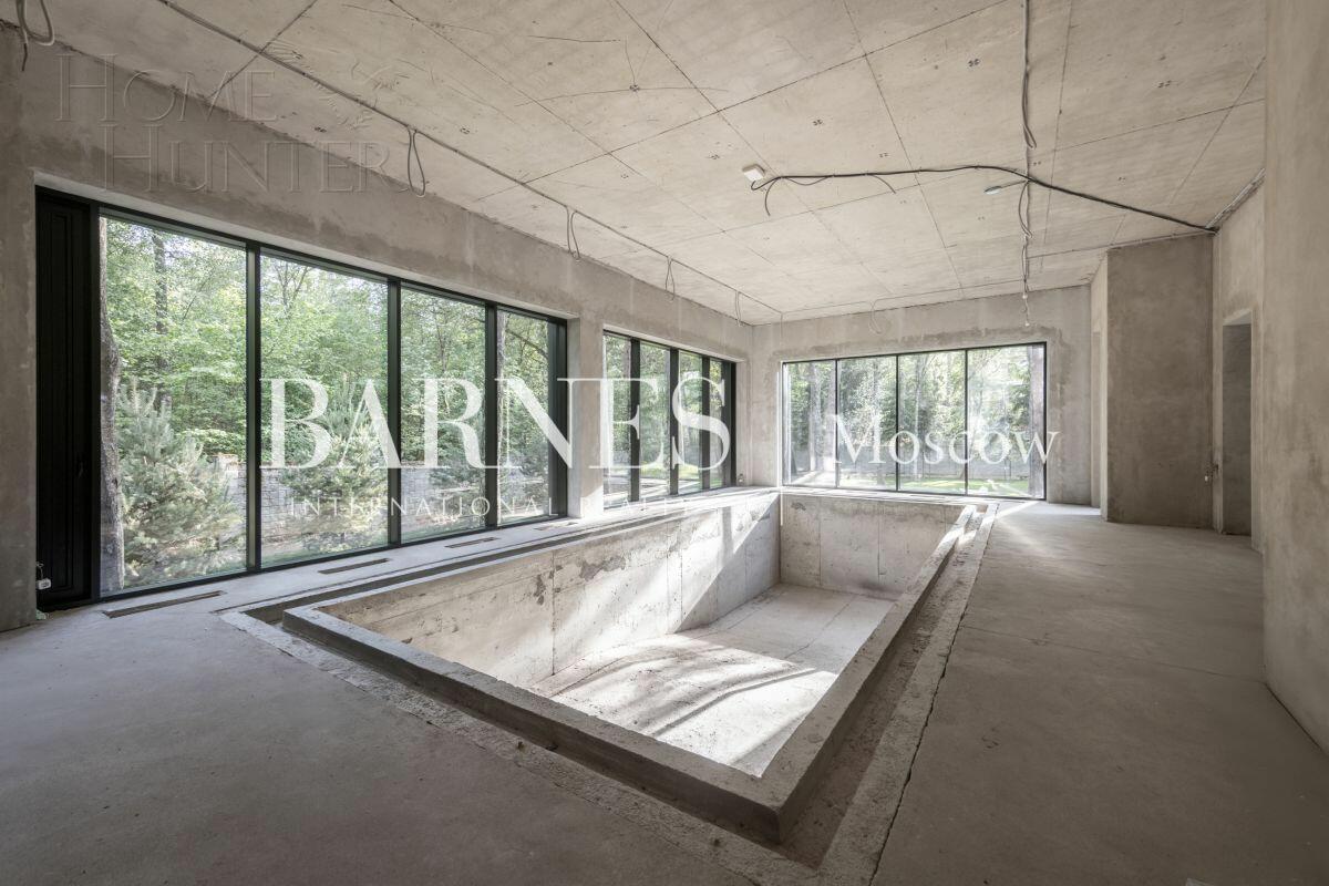 2-этажный коттедж 1 700 м² без отделки