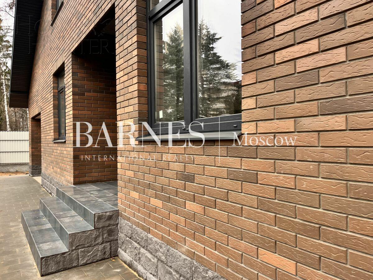 2-этажный коттедж 300 м² без отделки