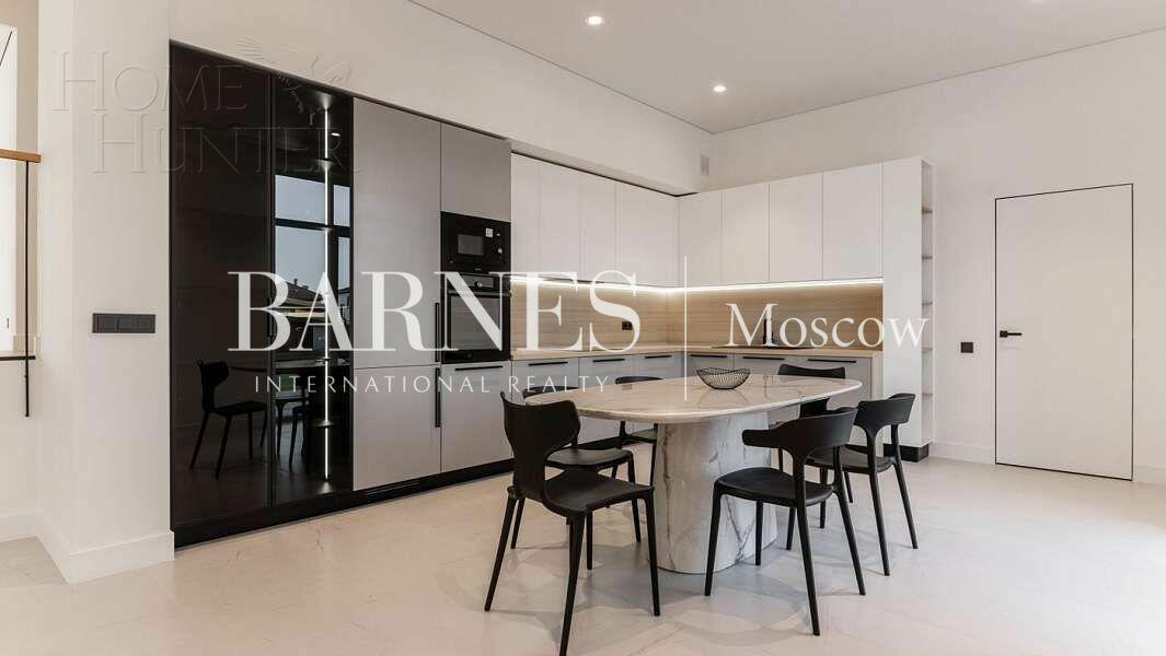 2-этажный коттедж 400 м² с отделкой