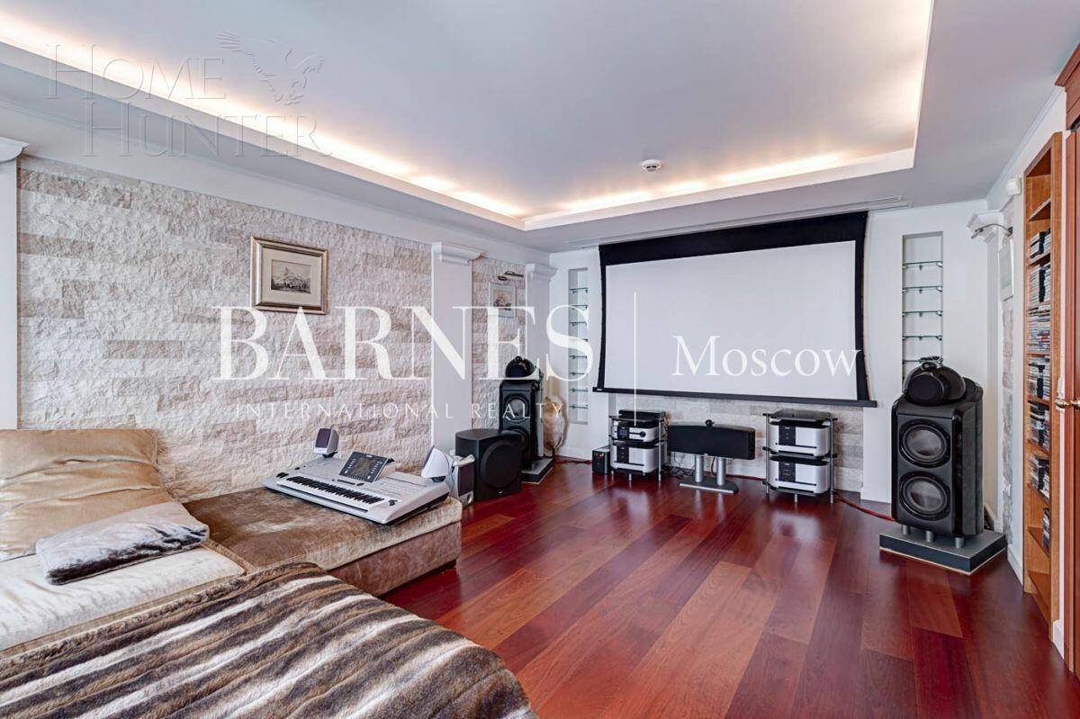 2-этажный коттедж 782.7 м² с отделкой