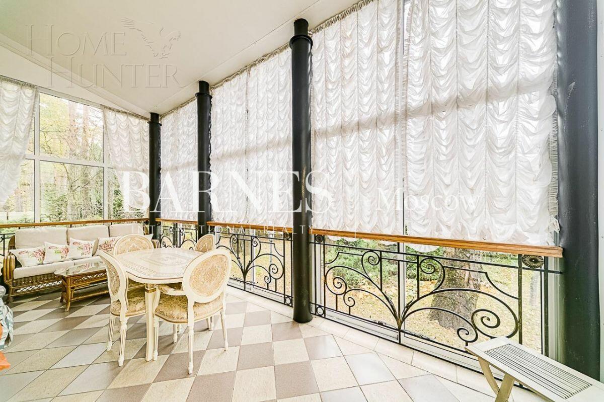 3-этажный коттедж 740 м² с отделкой
