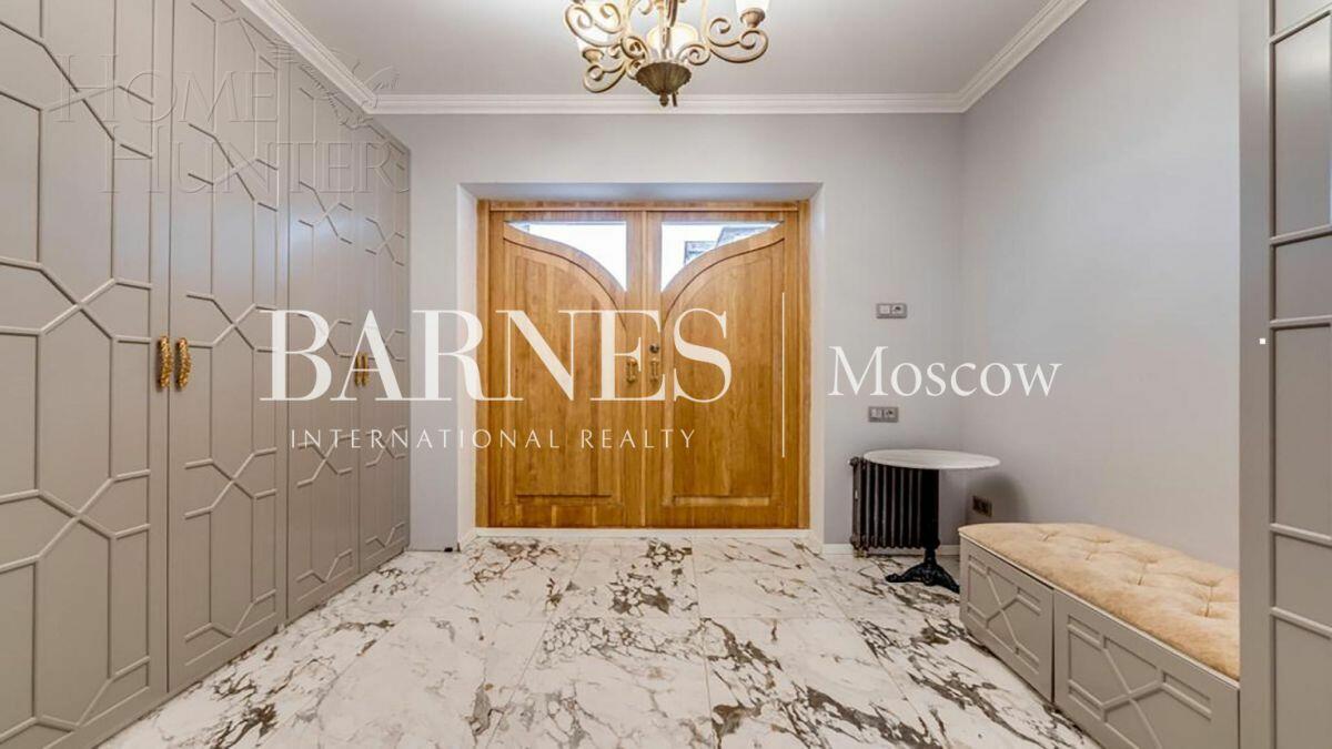 2-этажный коттедж 305 м² с отделкой