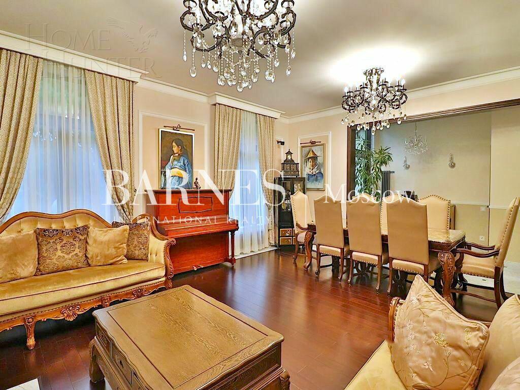 2-этажный таунхаус 330 м² с отделкой