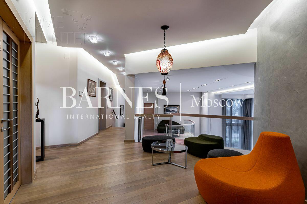 2-этажный коттедж 1 622 м² с отделкой