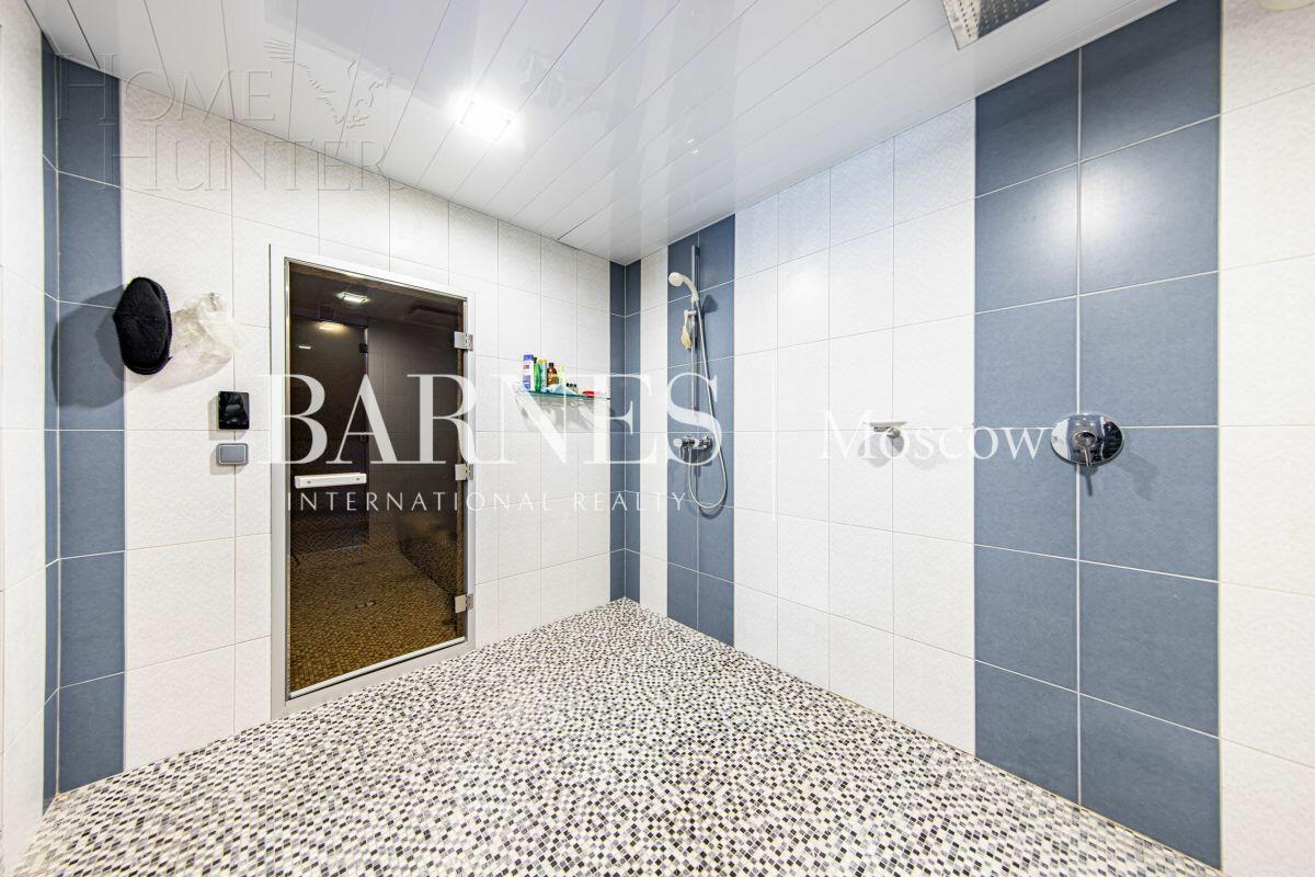 3-этажный коттедж 650 м² с отделкой