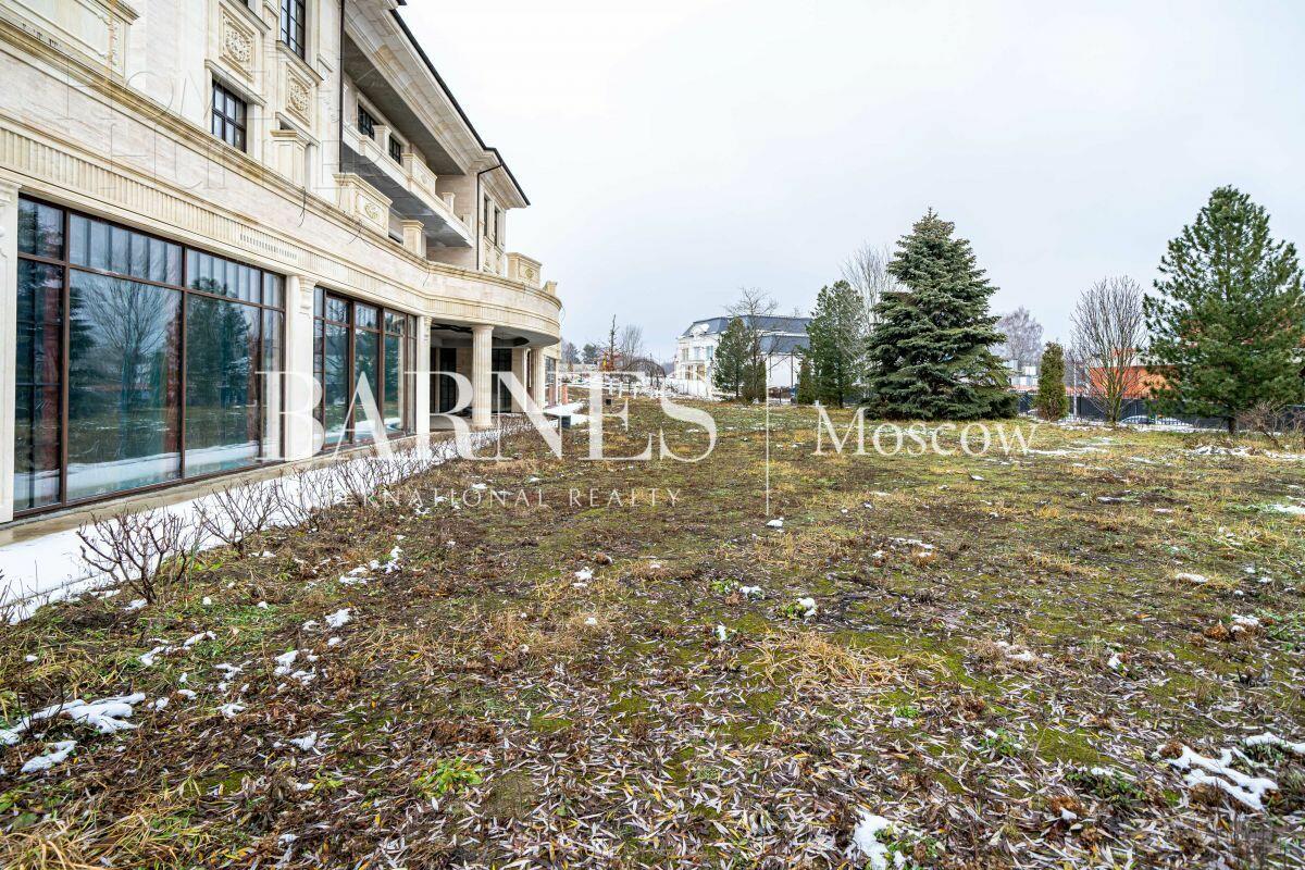 2-этажный коттедж 3 600 м² без отделки