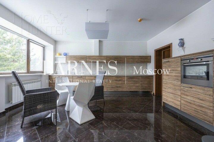 3-этажный коттедж 980 м² с отделкой