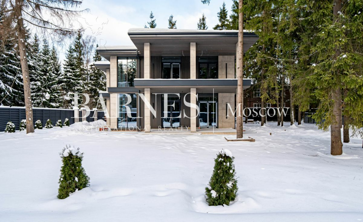 2-этажный коттедж 280 м² без отделки