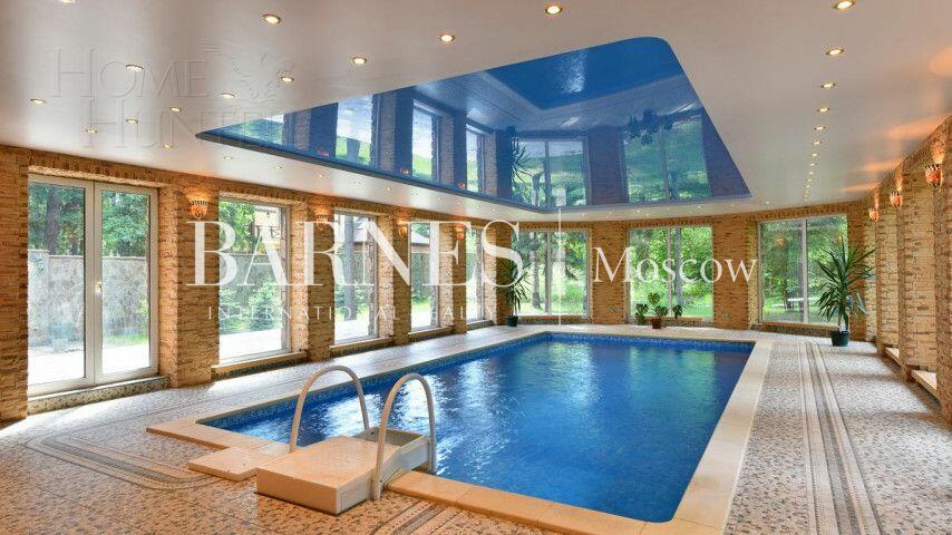 2-этажный коттедж 1 500 м² с отделкой