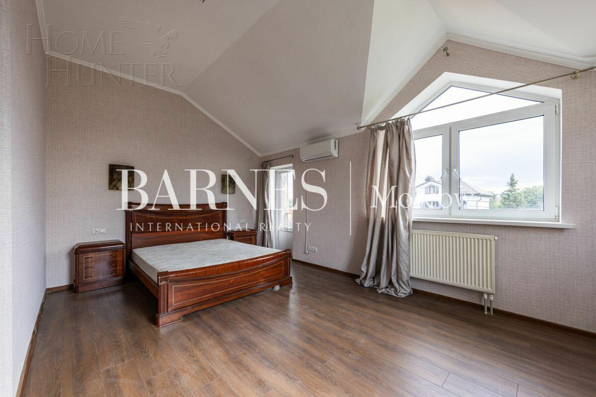 2-этажный коттедж 320 м² с отделкой