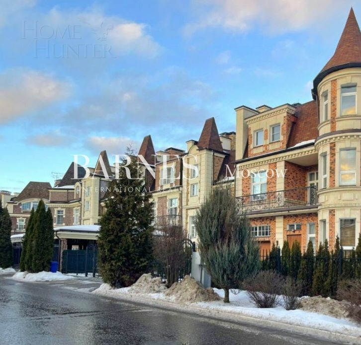 2-этажный таунхаус 320 м² с отделкой