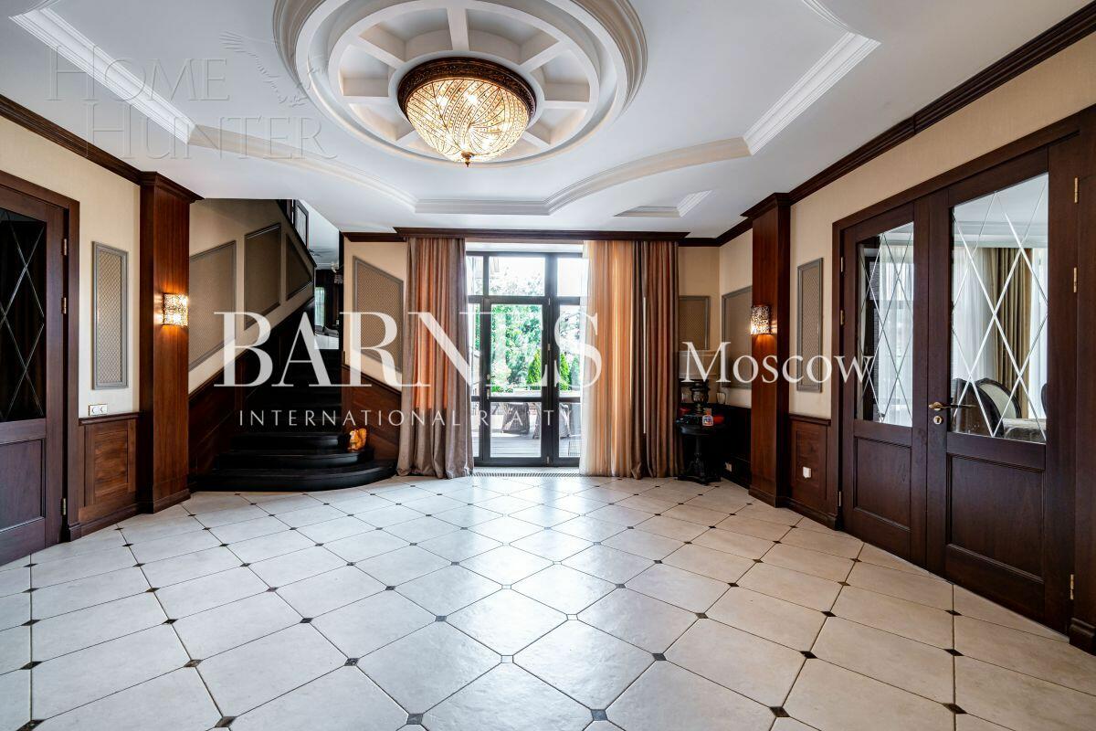 2-этажный коттедж 550 м² с отделкой