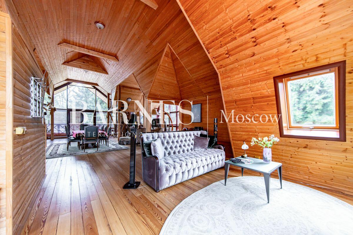 3-этажный коттедж 650 м² с отделкой