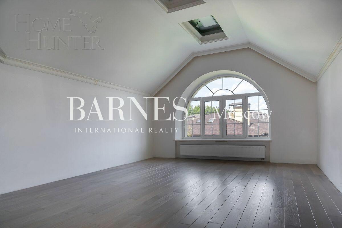 3-этажный коттедж 1 162 м² с отделкой