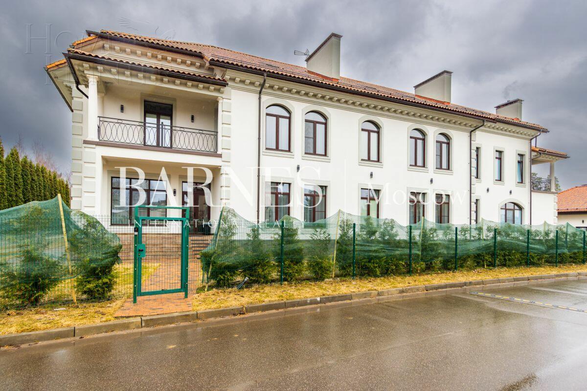 2-этажный коттедж 1 327 м² с отделкой