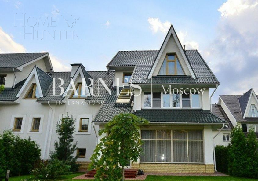 2-этажный таунхаус 460 м² с отделкой