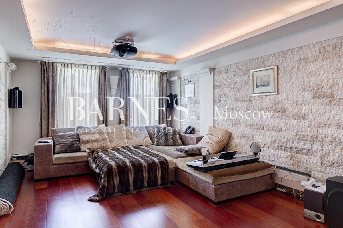 2-этажный коттедж 782.7 м² с отделкой