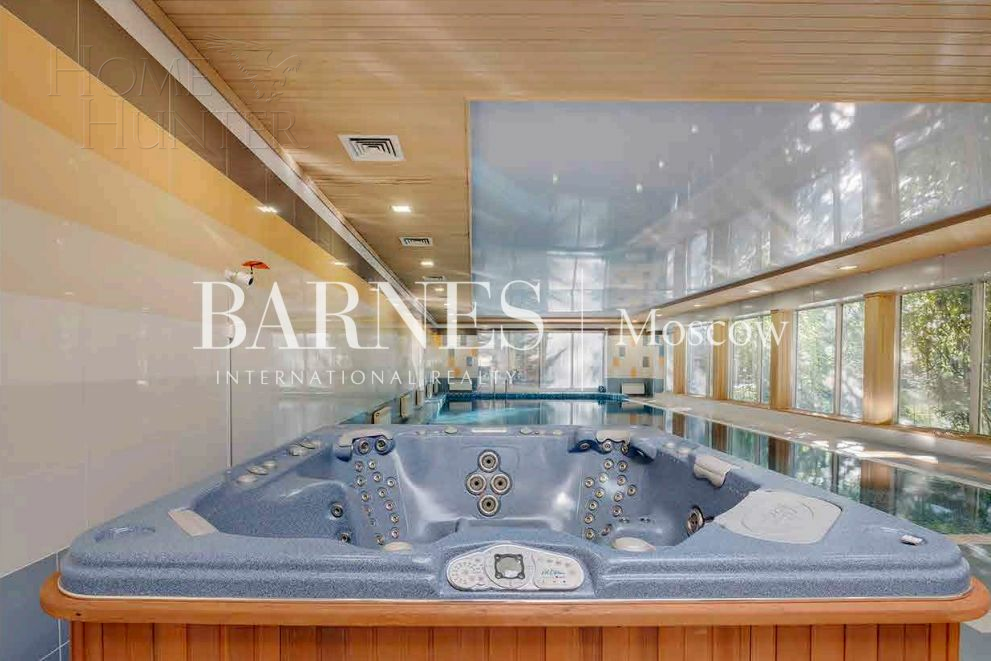 2-этажный коттедж 1 300 м² с отделкой