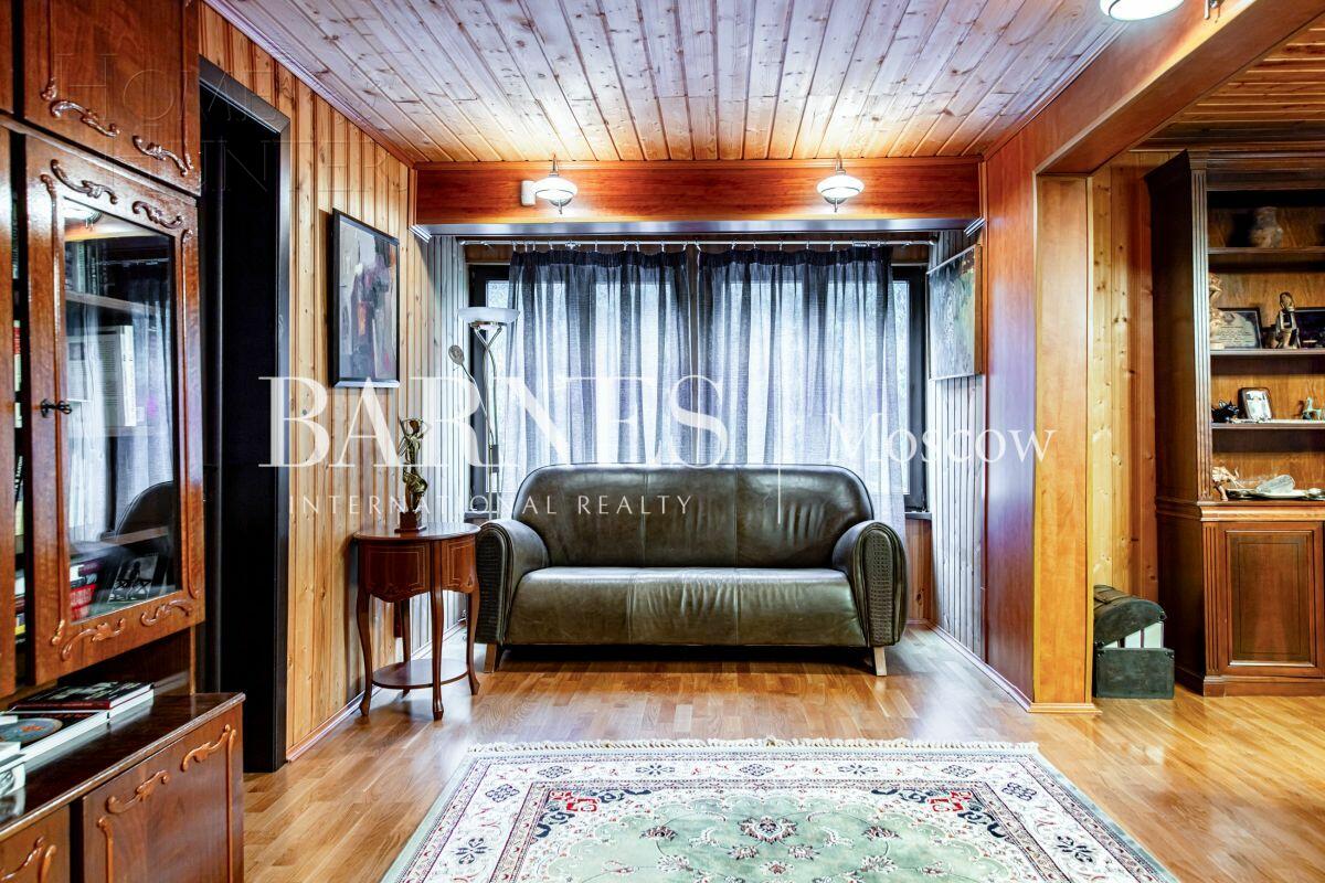 3-этажный коттедж 650 м² с отделкой