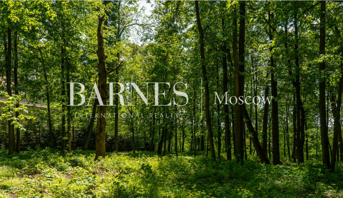 Участок 23.3 сот. в охраняемом поселке