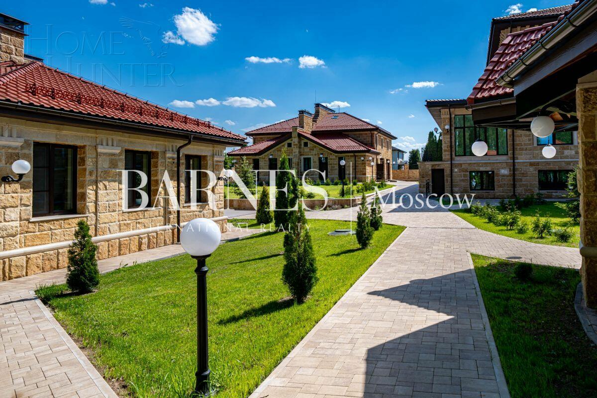 2-этажный коттедж 2 800 м² без отделки