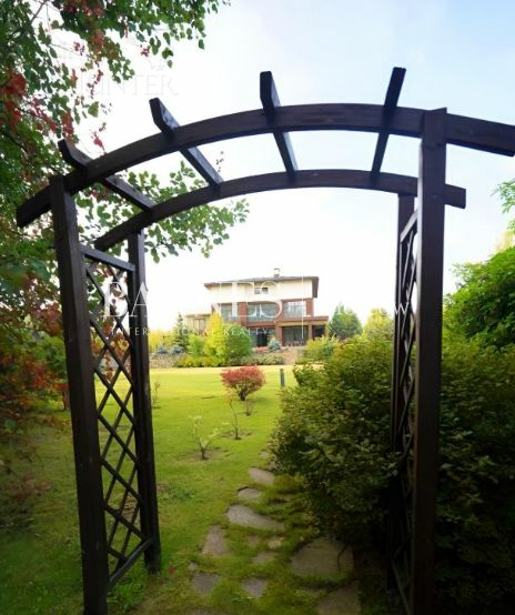 3-этажный коттедж 900 м² с отделкой