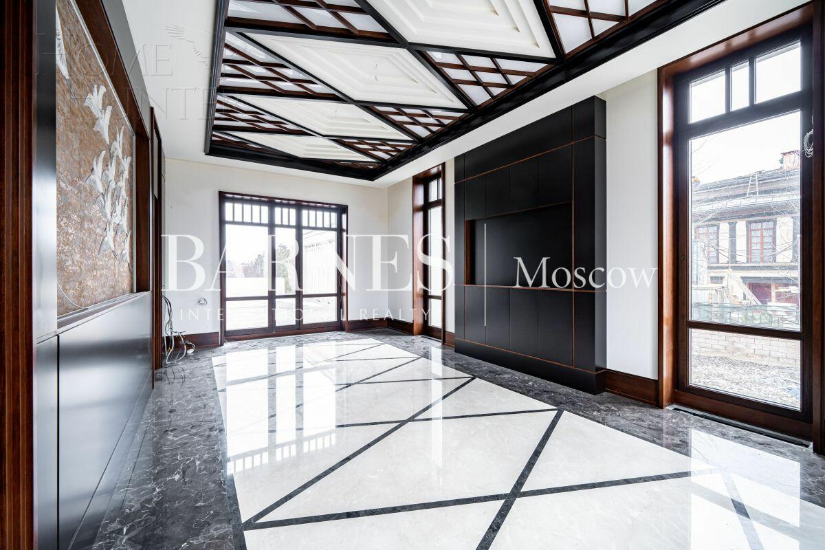 2-этажный коттедж 1 244 м² с отделкой