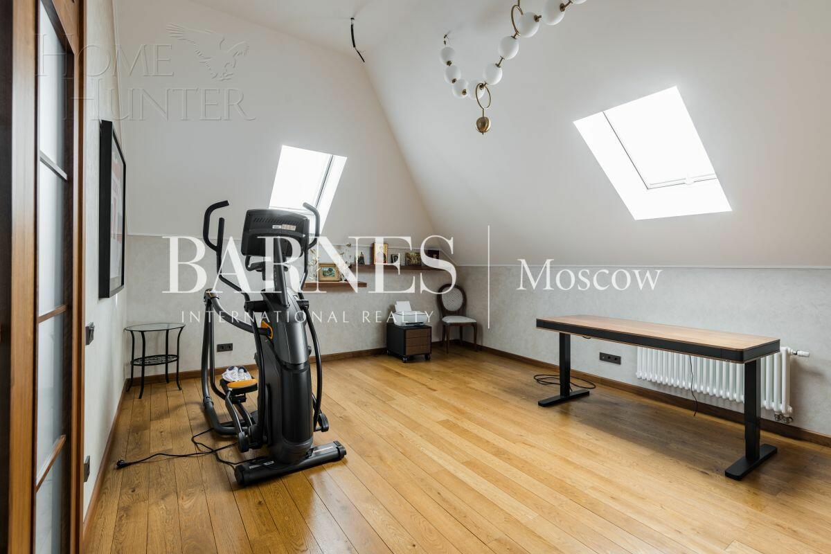 3-этажный коттедж 550 м² с отделкой