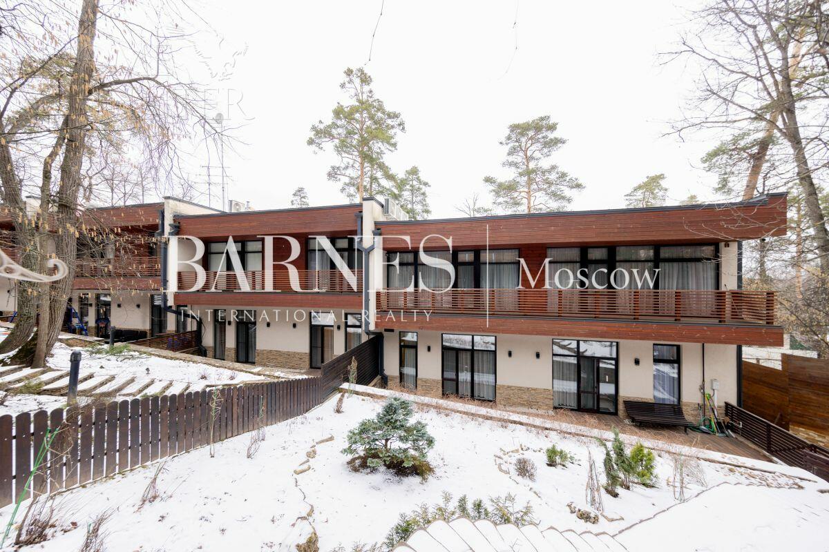 2-этажный таунхаус 430 м² с отделкой