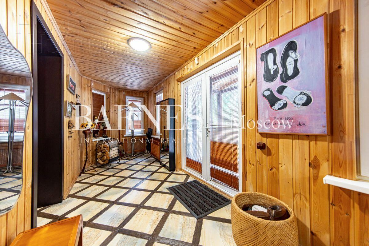 3-этажный коттедж 650 м² с отделкой