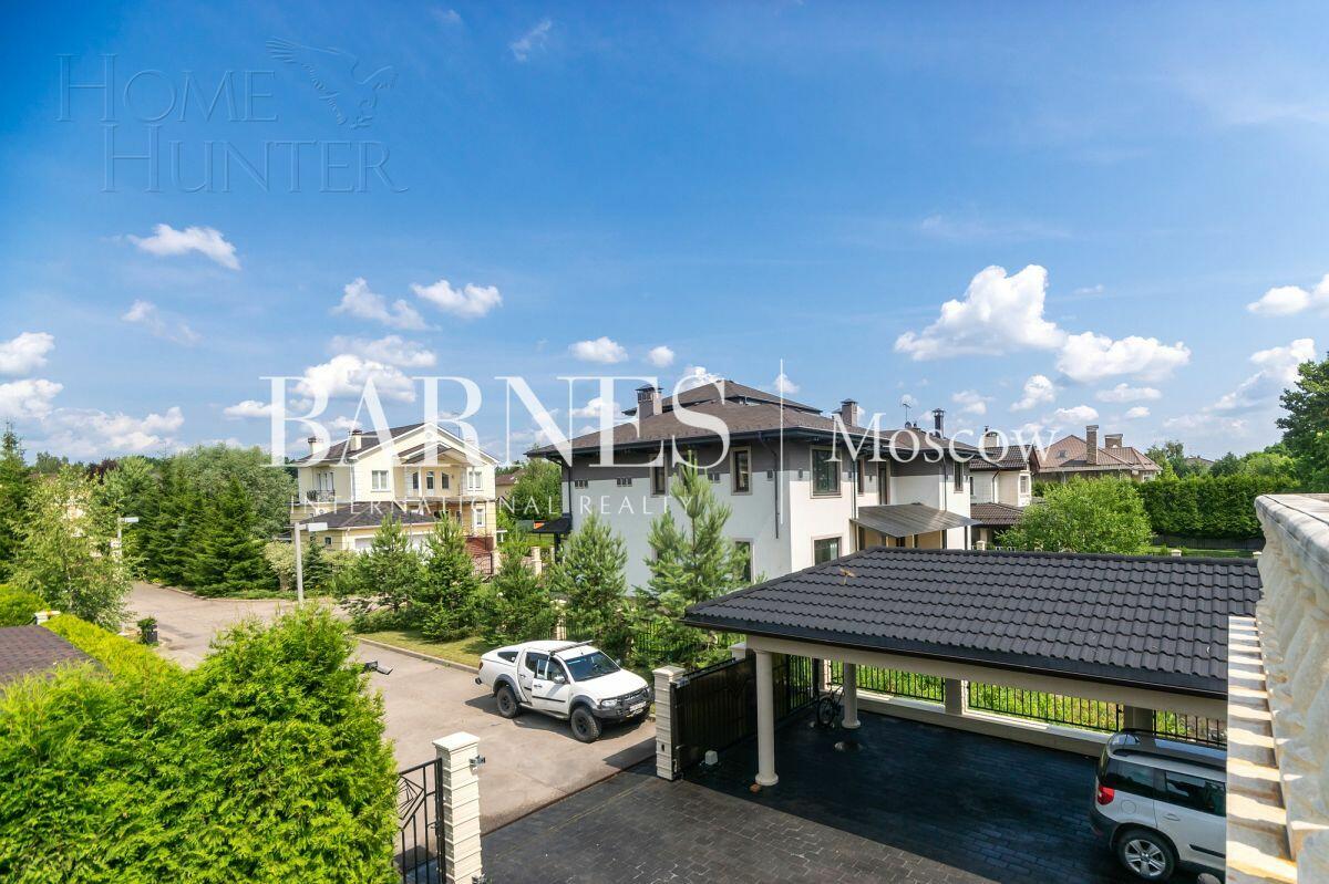 3-этажный коттедж 1 162 м² с отделкой