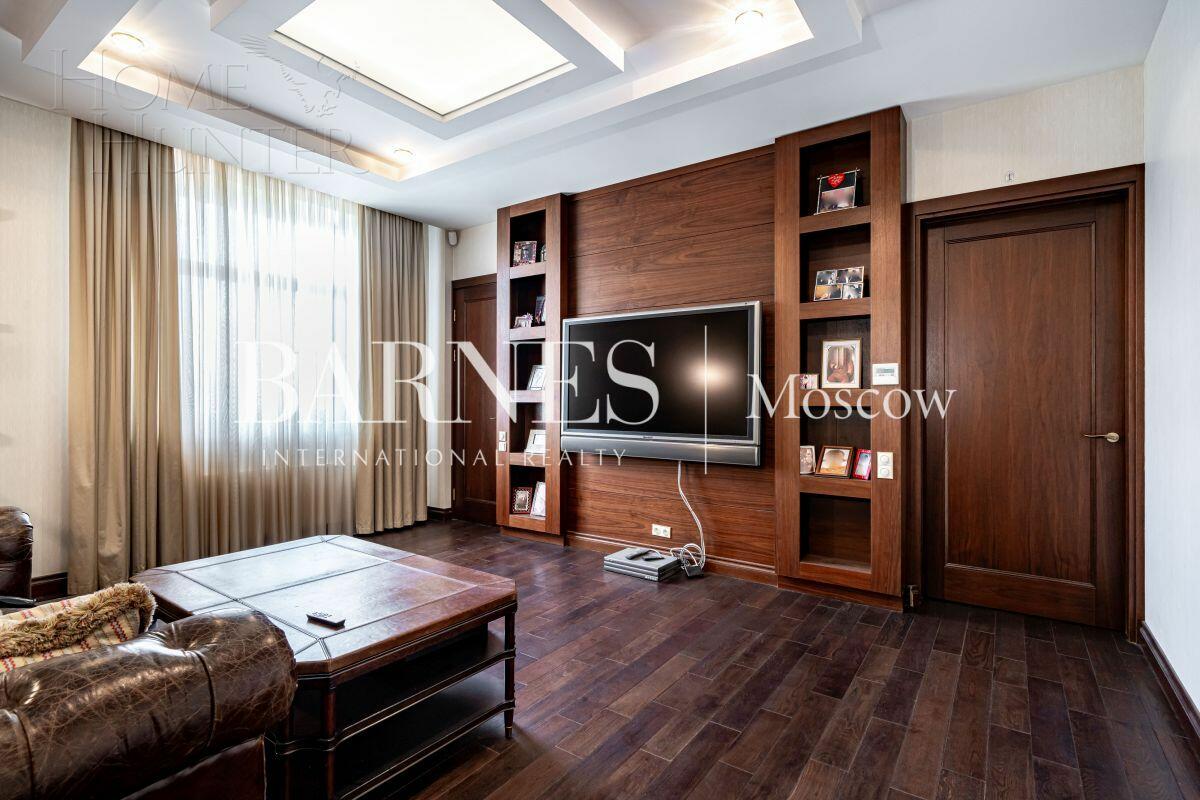 2-этажный коттедж 550 м² с отделкой