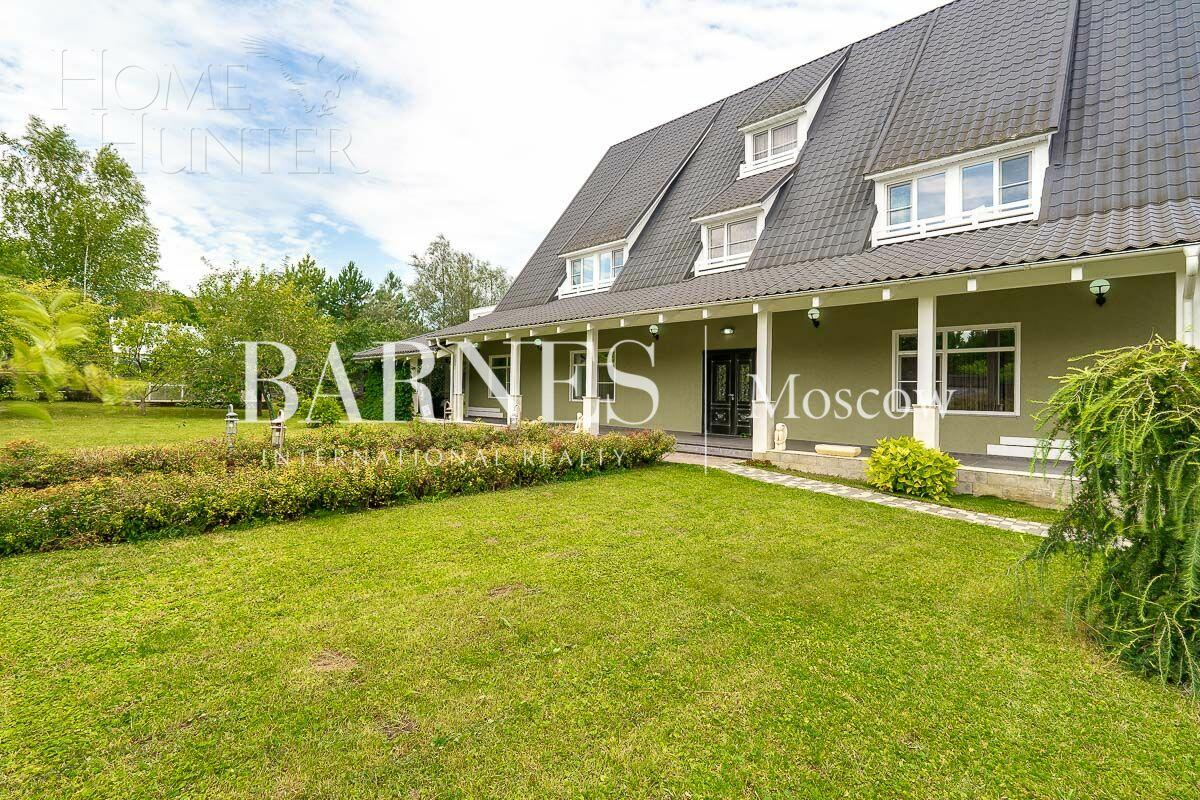 2-этажный коттедж 1 150 м² с отделкой