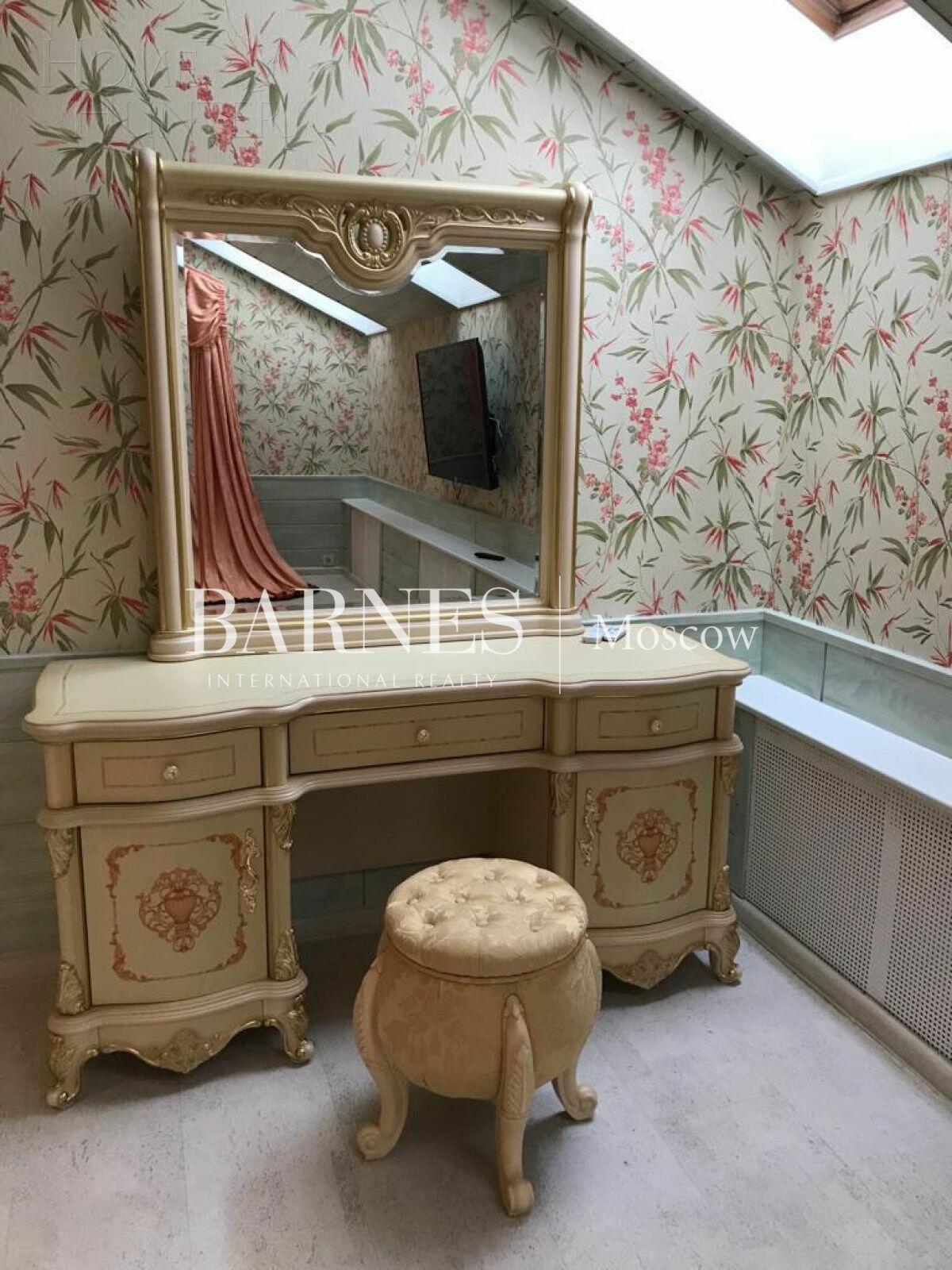 3-этажный коттедж 400 м² с отделкой