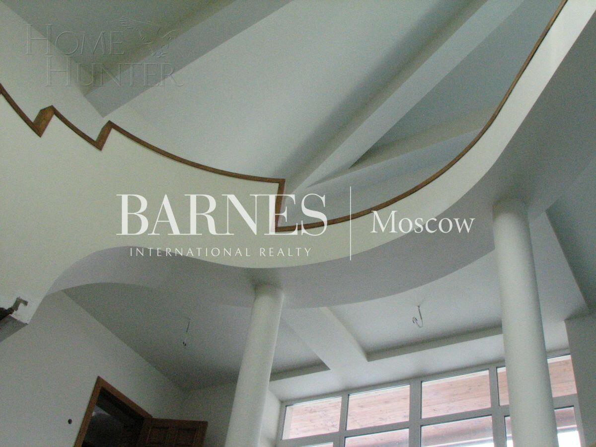 2-этажный коттедж 1 600 м² без отделки