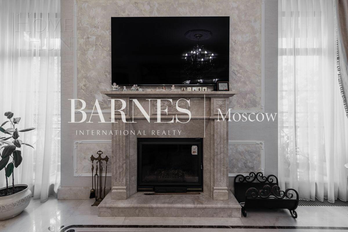 3-этажный таунхаус 700 м² с отделкой