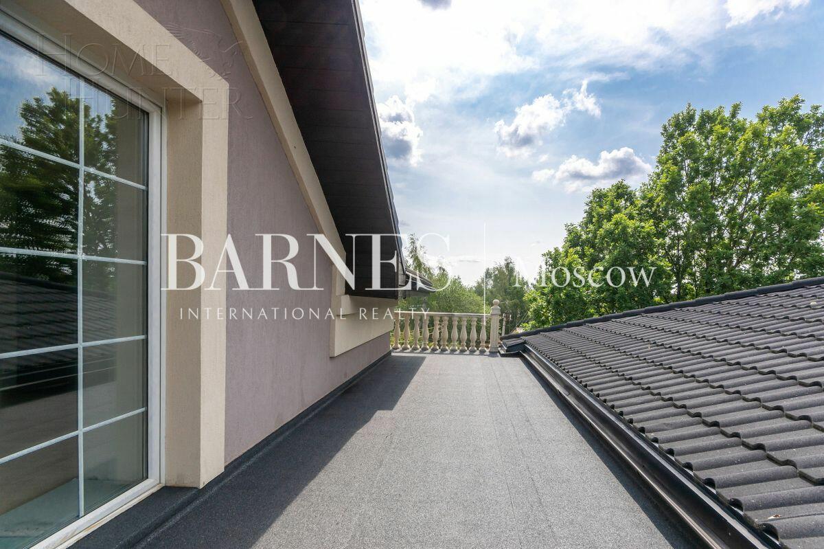 3-этажный коттедж 1 162 м² с отделкой