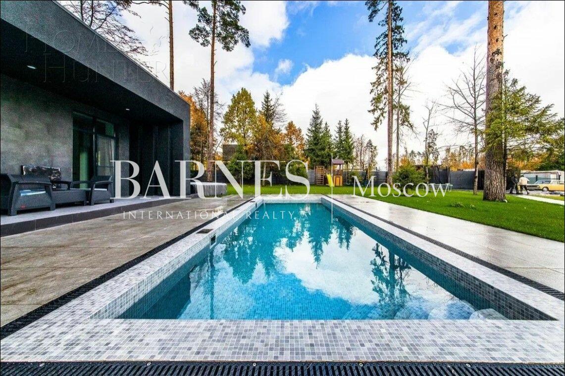 2-этажный коттедж 450 м² с отделкой