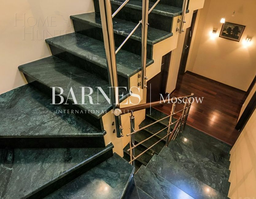 2-этажный таунхаус 280 м² с отделкой