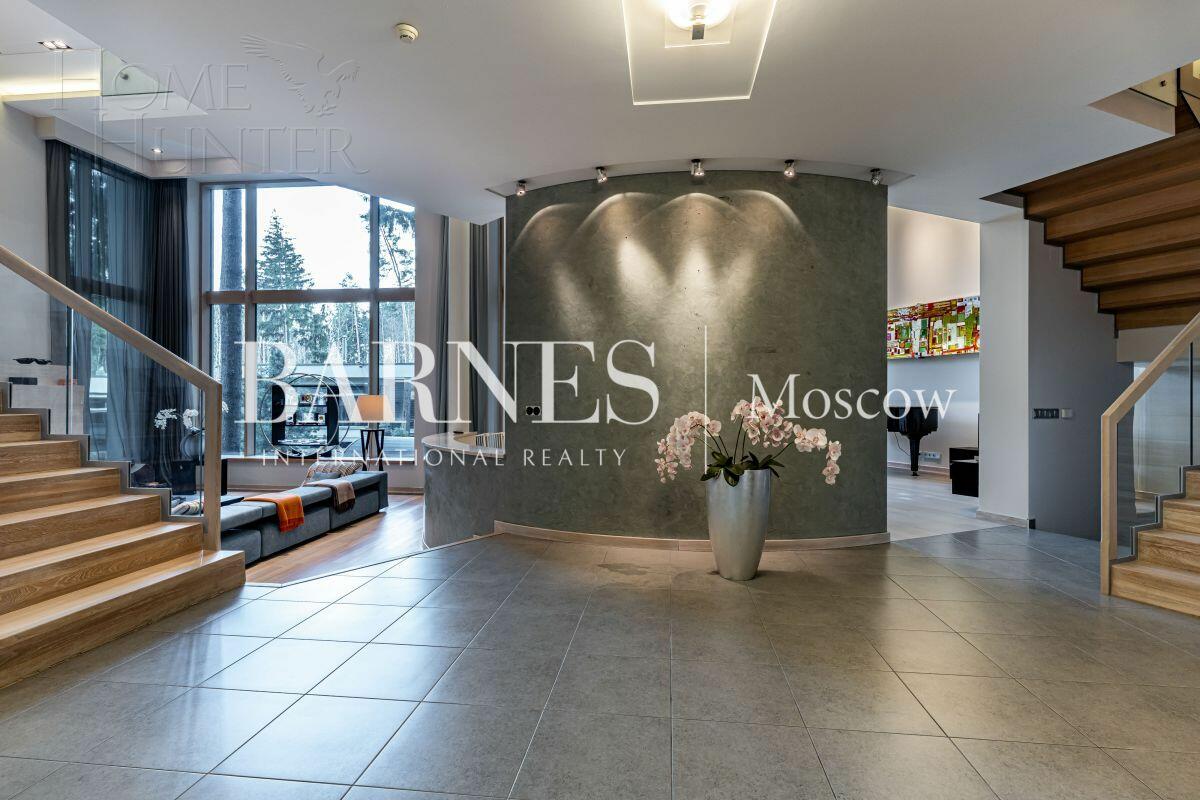 2-этажный коттедж 1 622 м² с отделкой