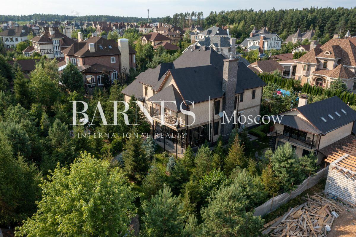 2-этажный коттедж 385 м² с отделкой