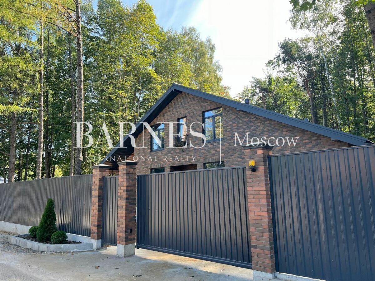 2-этажный коттедж 300 м² без отделки