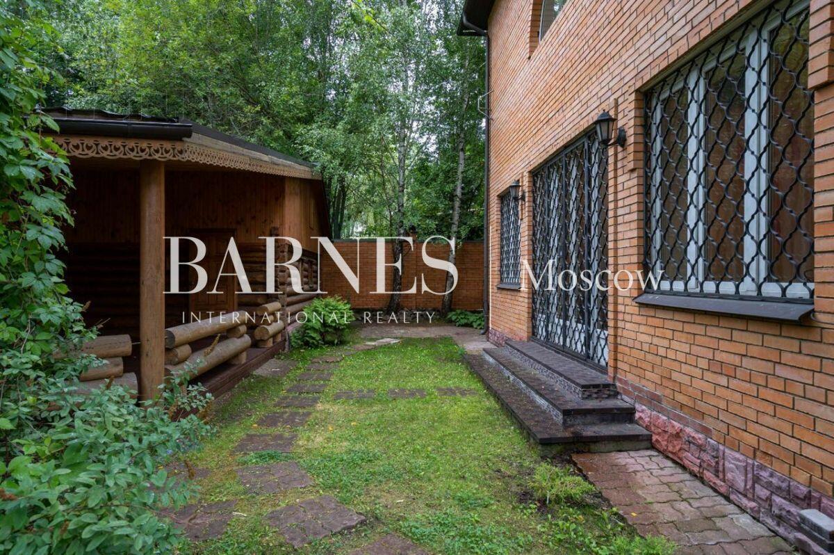 2-этажный коттедж 370 м² с отделкой