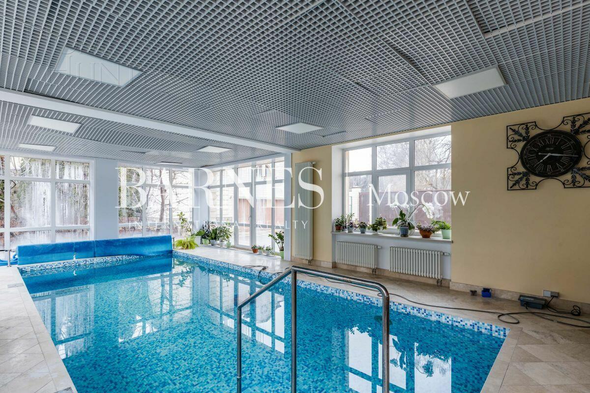 2-этажный коттедж 1 087 м² с отделкой