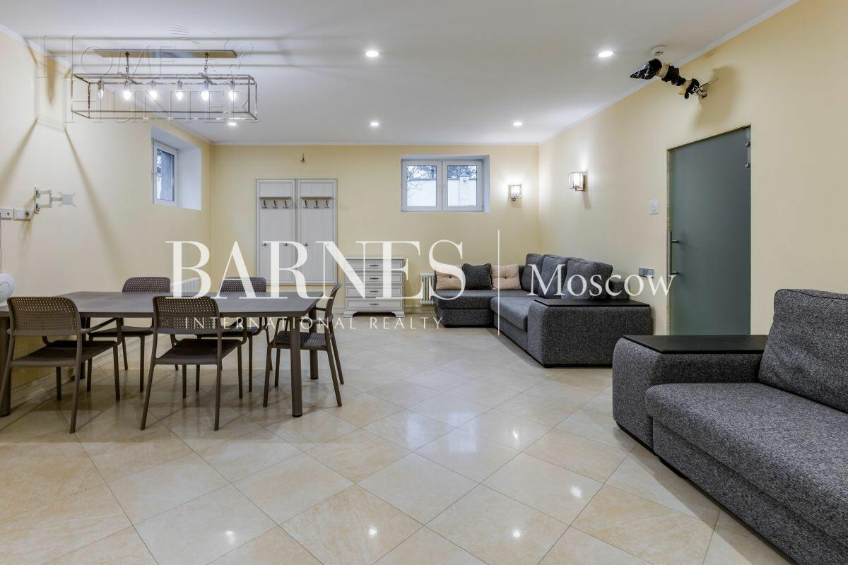 2-этажный коттедж 1 087 м² с отделкой